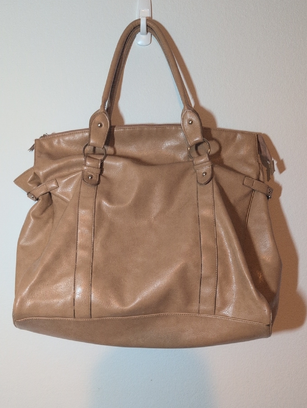 Bueno Classic Tan Leather Tote Bag